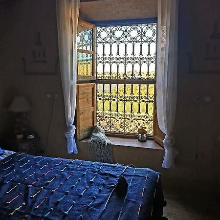 Maison D'Hotes Izza Kelaat-M'Gouna ภายนอก รูปภาพ
