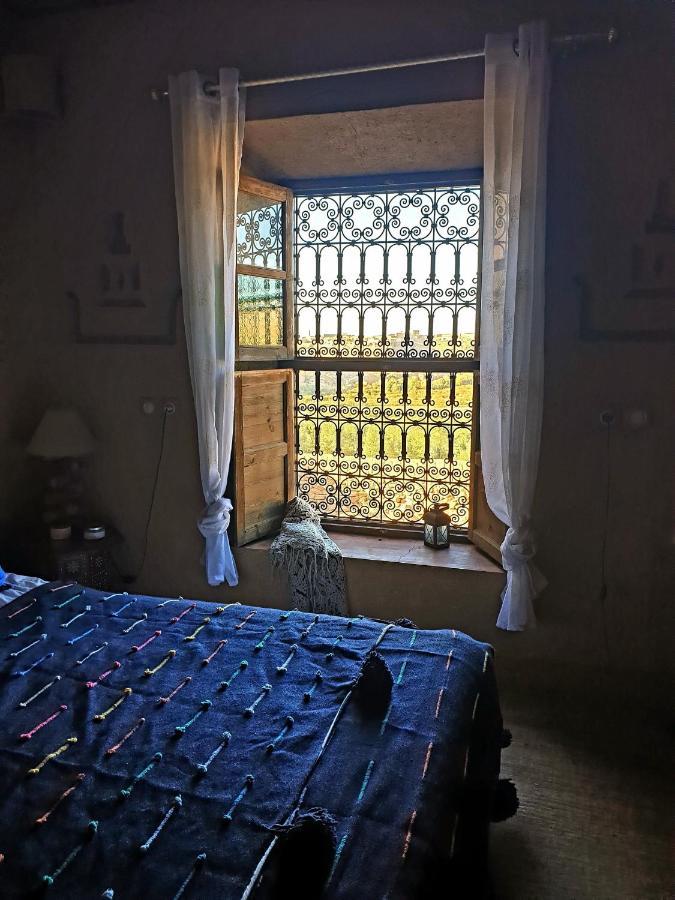 Maison D'Hotes Izza Kelaat-M'Gouna ภายนอก รูปภาพ