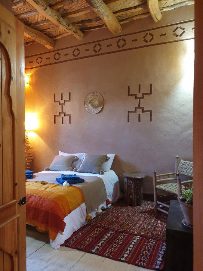 Maison D'Hotes Izza Kelaat-M'Gouna ภายนอก รูปภาพ
