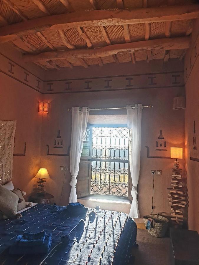 Maison D'Hotes Izza Kelaat-M'Gouna ภายนอก รูปภาพ