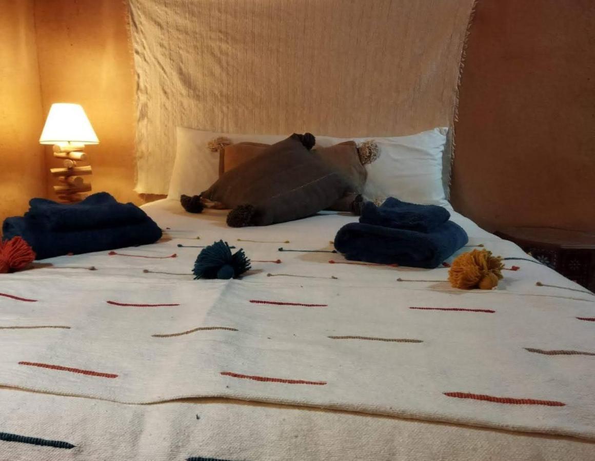 Maison D'Hotes Izza Kelaat-M'Gouna ภายนอก รูปภาพ