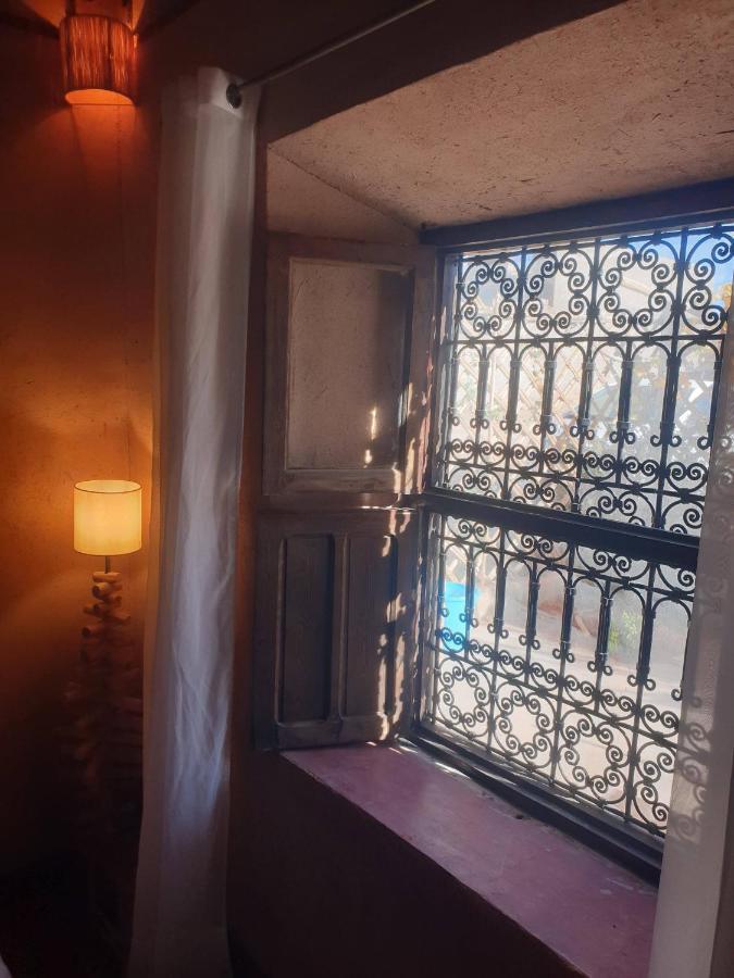 Maison D'Hotes Izza Kelaat-M'Gouna ภายนอก รูปภาพ