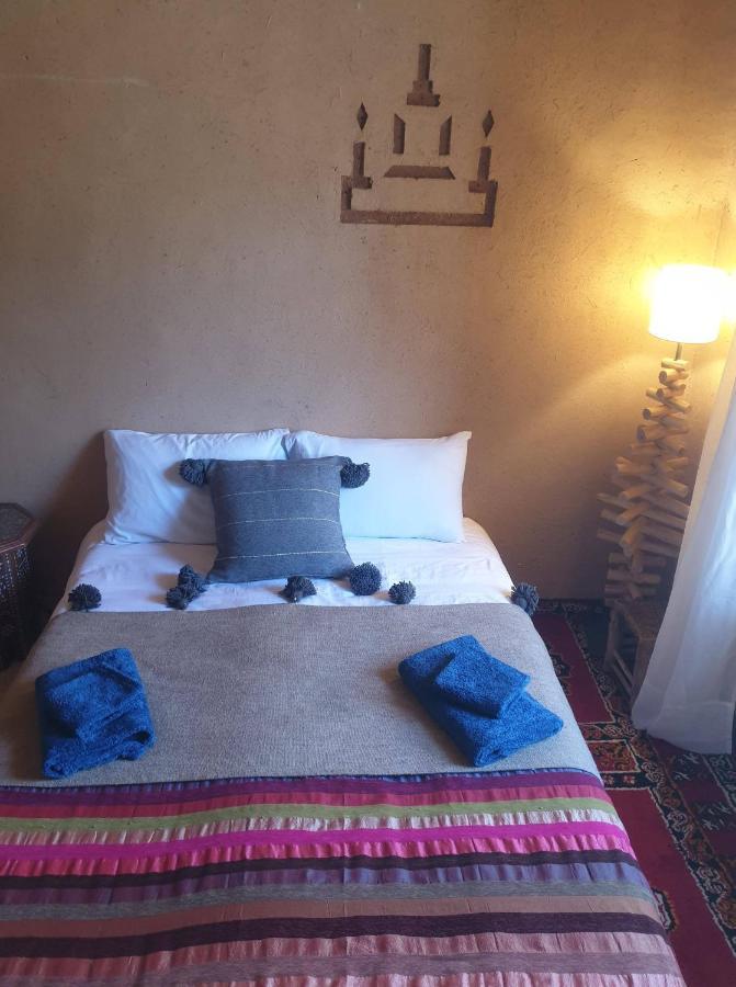 Maison D'Hotes Izza Kelaat-M'Gouna ภายนอก รูปภาพ