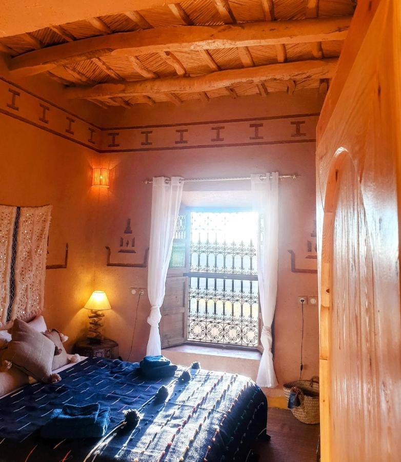 Maison D'Hotes Izza Kelaat-M'Gouna ภายนอก รูปภาพ