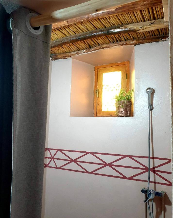 Maison D'Hotes Izza Kelaat-M'Gouna ภายนอก รูปภาพ