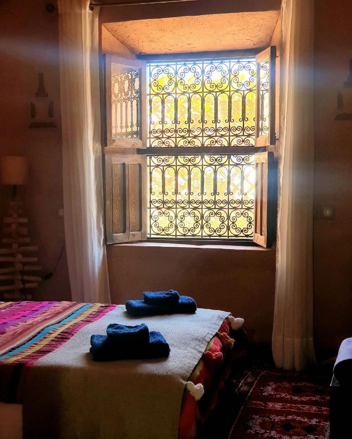 Maison D'Hotes Izza Kelaat-M'Gouna ภายนอก รูปภาพ