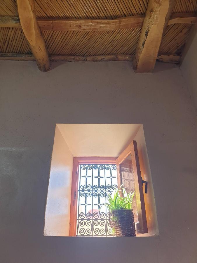 Maison D'Hotes Izza Kelaat-M'Gouna ภายนอก รูปภาพ