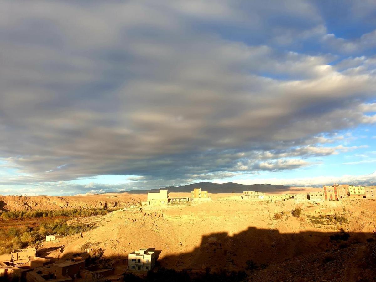 Maison D'Hotes Izza Kelaat-M'Gouna ภายนอก รูปภาพ