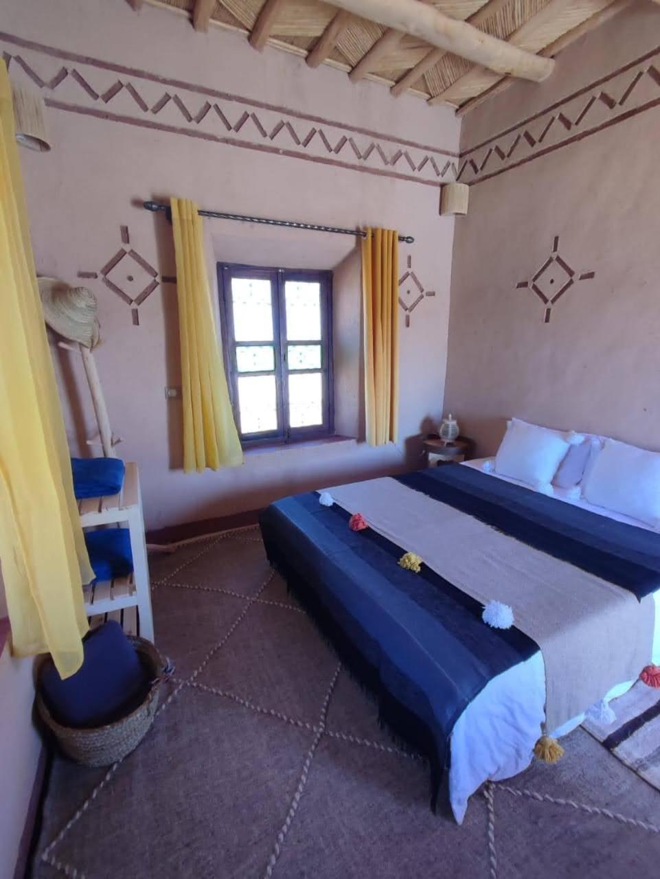 Maison D'Hotes Izza Kelaat-M'Gouna ภายนอก รูปภาพ