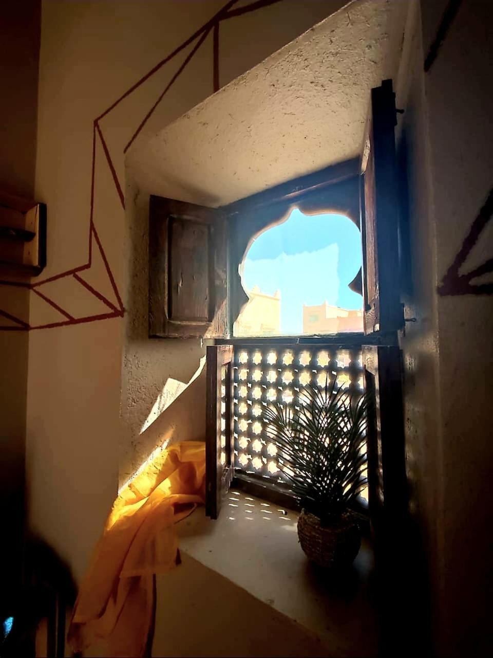 Maison D'Hotes Izza Kelaat-M'Gouna ภายนอก รูปภาพ