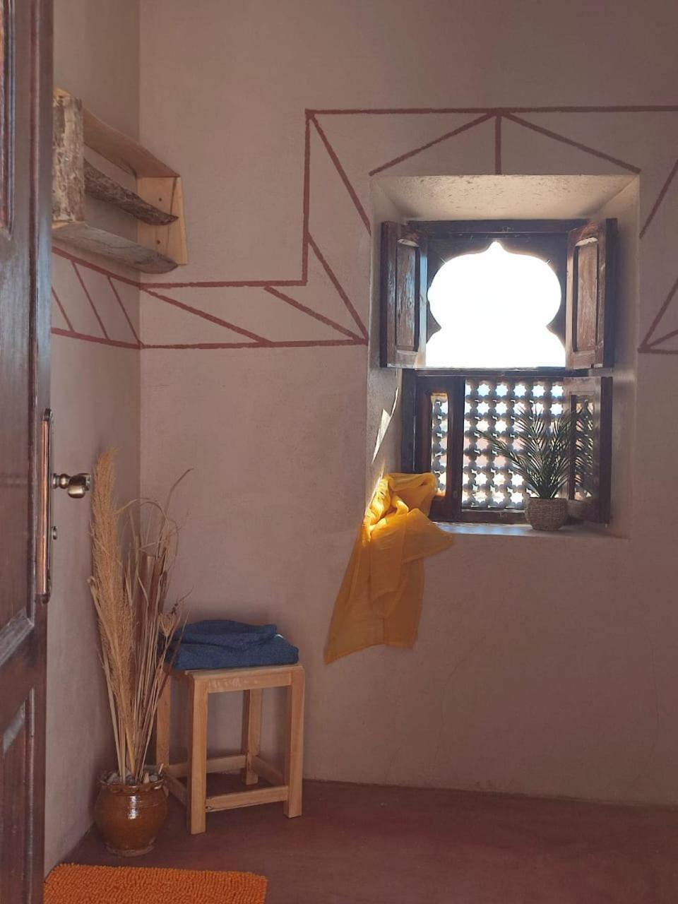 Maison D'Hotes Izza Kelaat-M'Gouna ภายนอก รูปภาพ