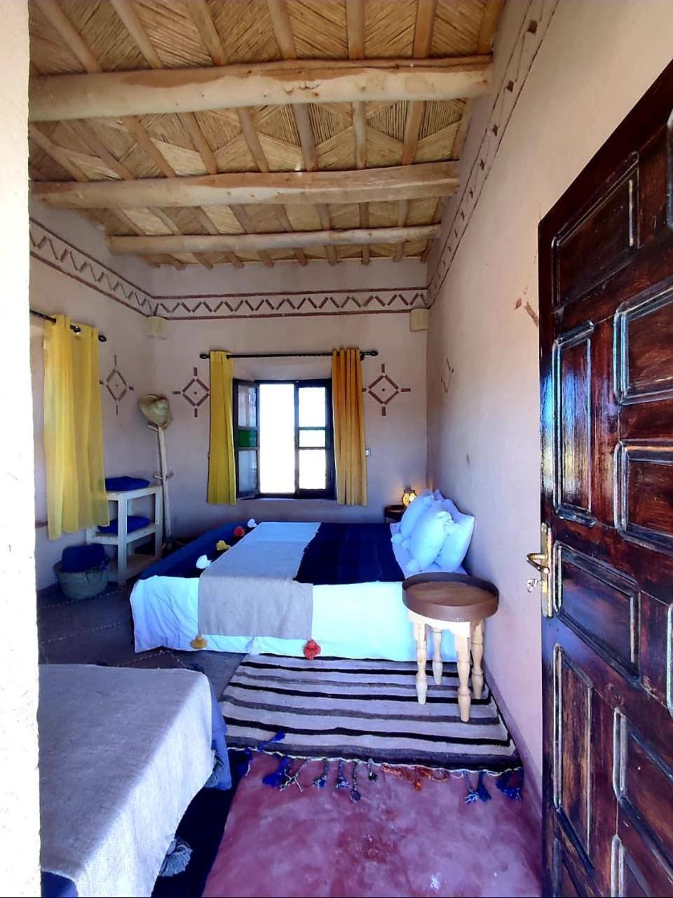 Maison D'Hotes Izza Kelaat-M'Gouna ภายนอก รูปภาพ