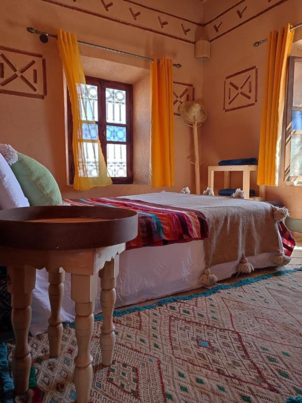 Maison D'Hotes Izza Kelaat-M'Gouna ภายนอก รูปภาพ