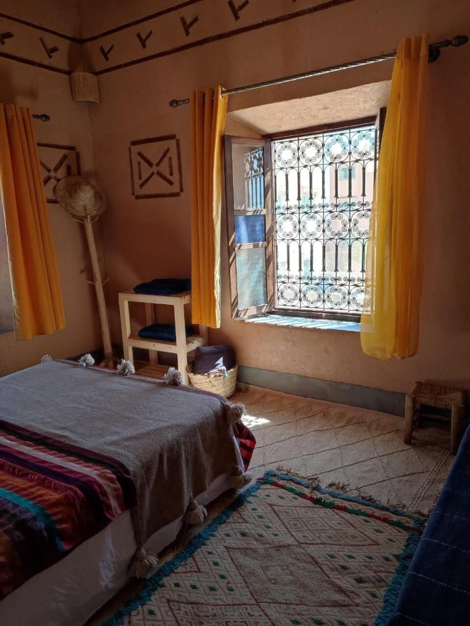 Maison D'Hotes Izza Kelaat-M'Gouna ภายนอก รูปภาพ