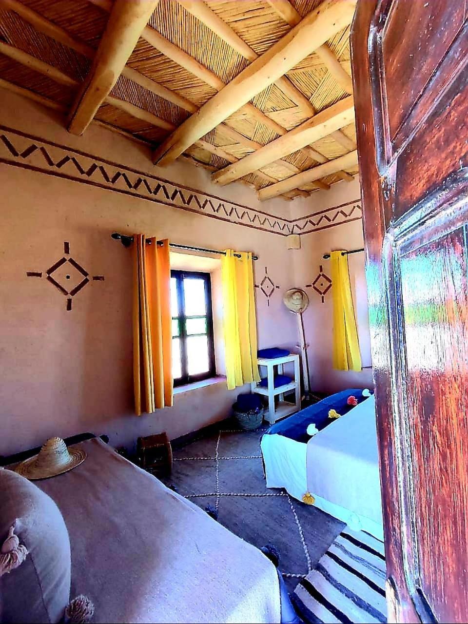Maison D'Hotes Izza Kelaat-M'Gouna ภายนอก รูปภาพ