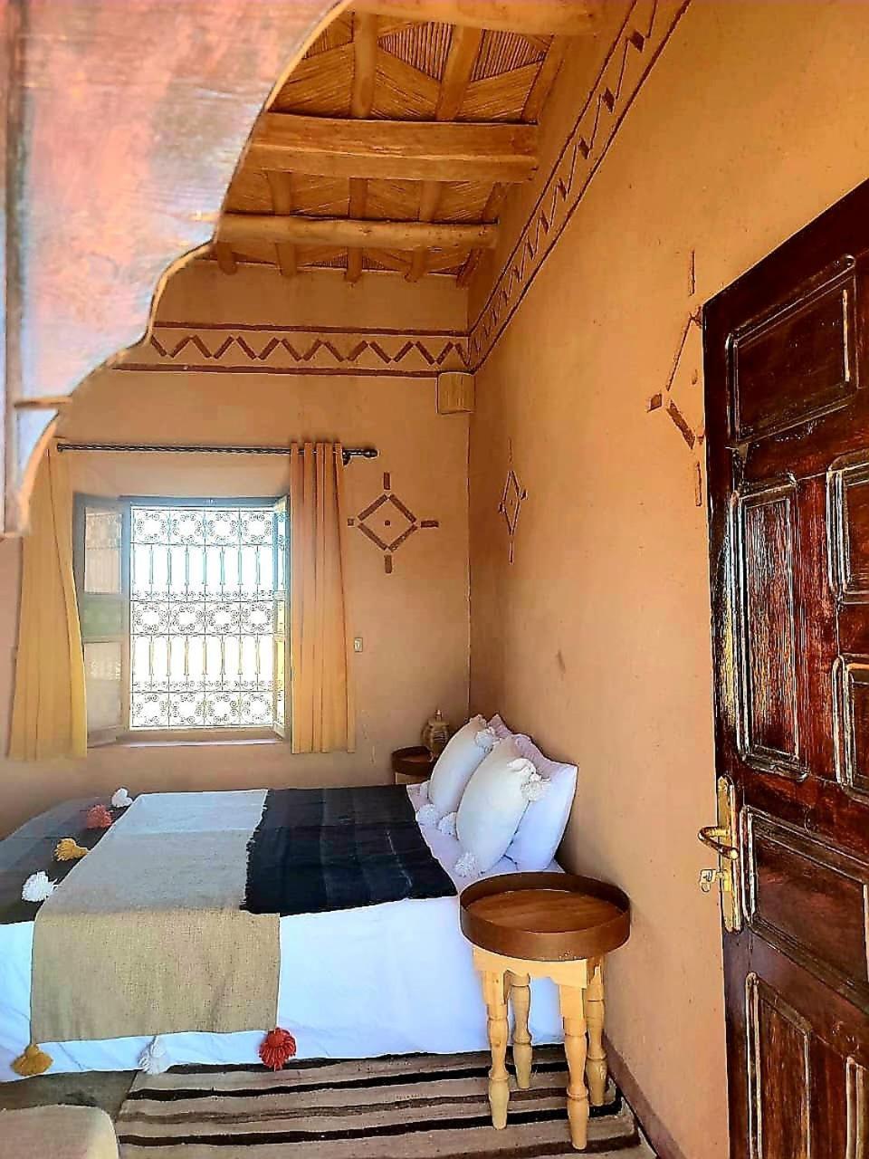 Maison D'Hotes Izza Kelaat-M'Gouna ภายนอก รูปภาพ